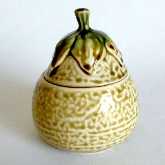 VINTAGE JAPAN JAPANESE CERAMIC LIDDED PEAR FRUIT SHAPED CONTAINER - Picture 4 of 10
